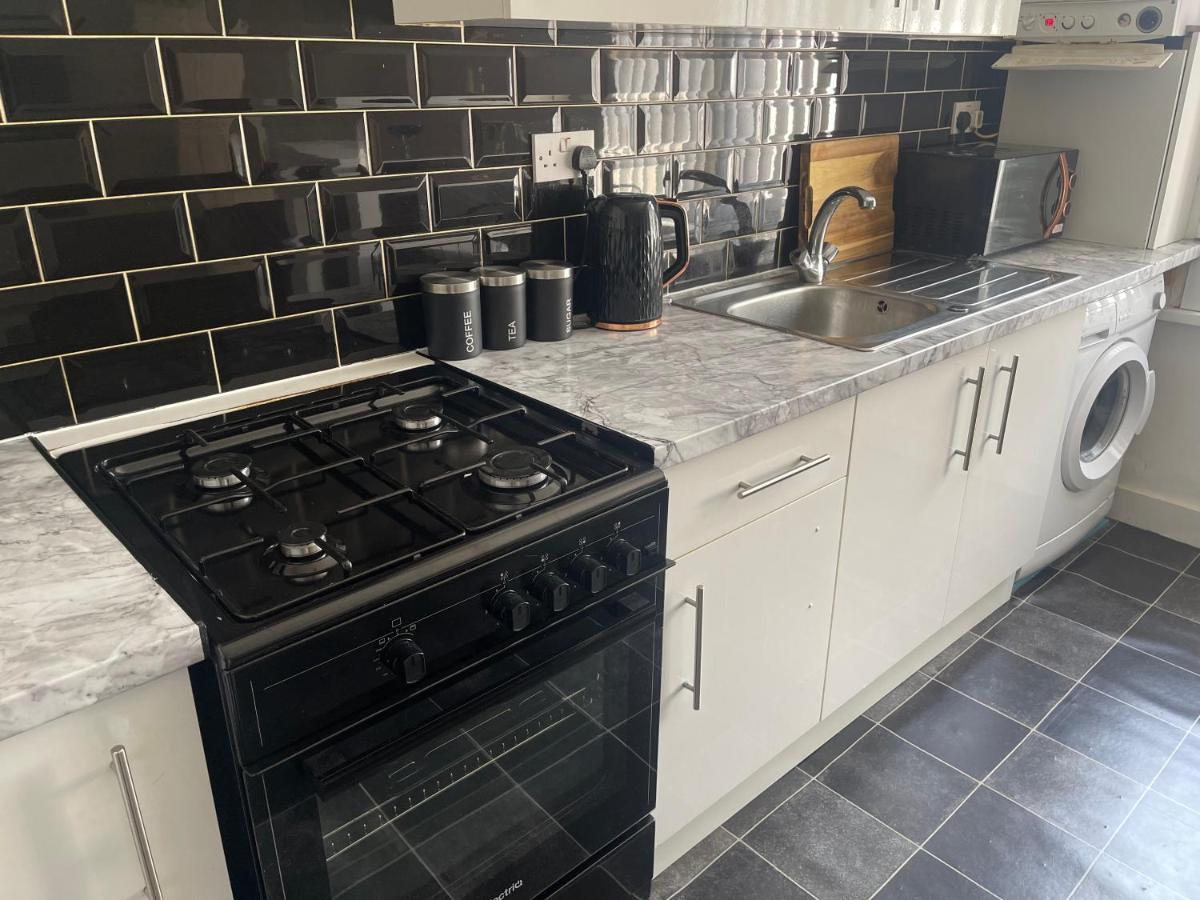Wizards Corner Spacious 3 Bed Near Watford Junction Exterior foto